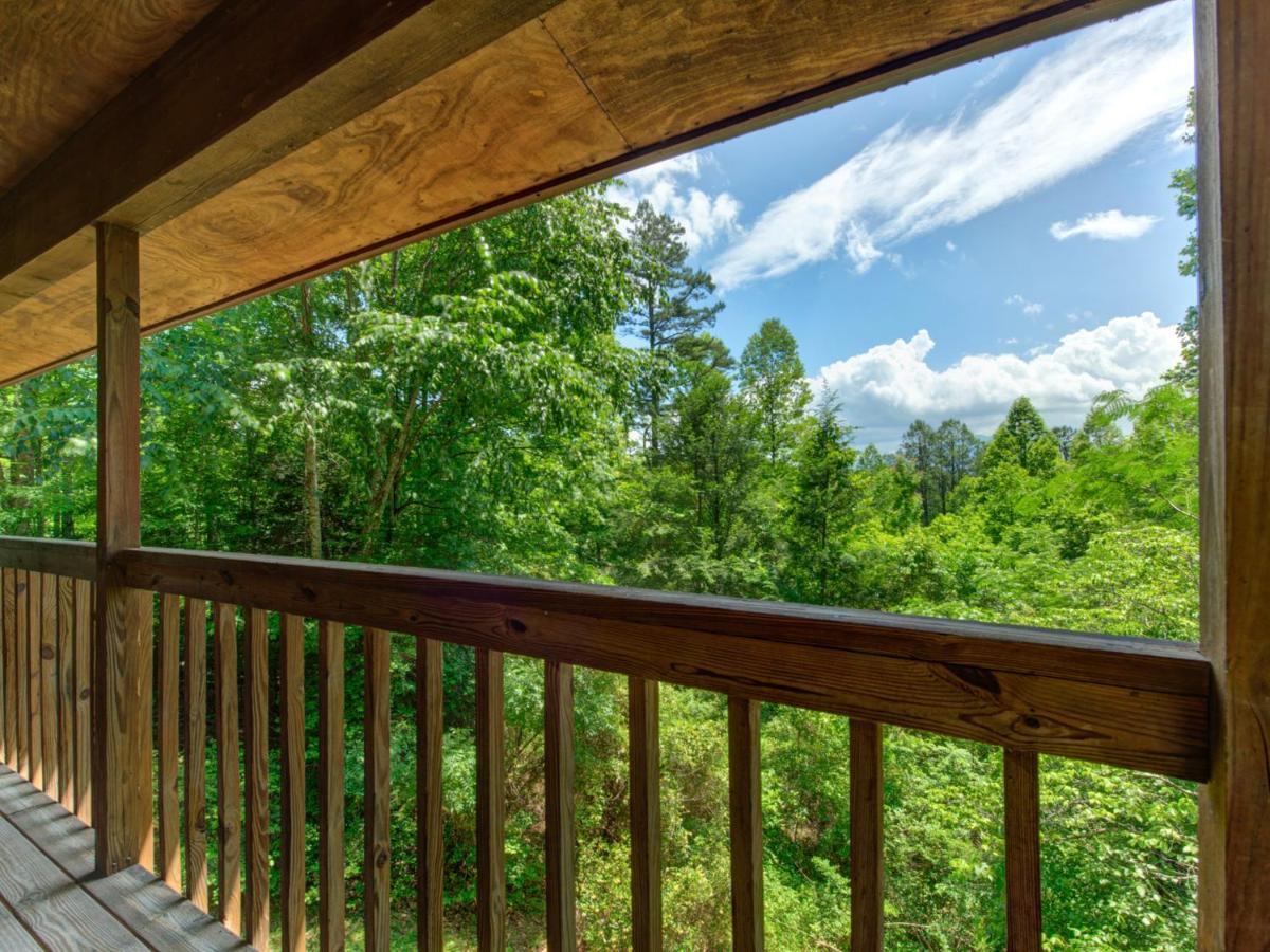 Between Here & There, 3 Bedrooms, Sleeps 6, Views, Hot Tub Gatlinburg Dış mekan fotoğraf