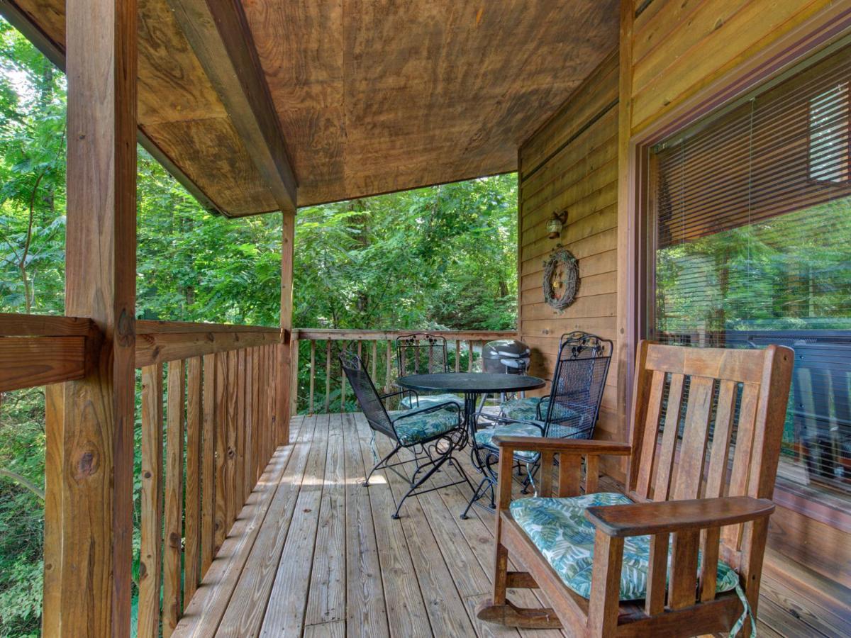 Between Here & There, 3 Bedrooms, Sleeps 6, Views, Hot Tub Gatlinburg Dış mekan fotoğraf