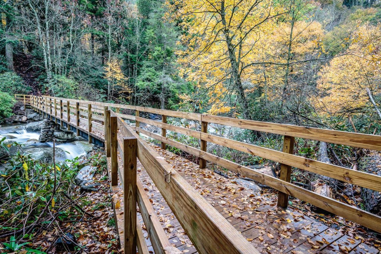 Between Here & There, 3 Bedrooms, Sleeps 6, Views, Hot Tub Gatlinburg Dış mekan fotoğraf